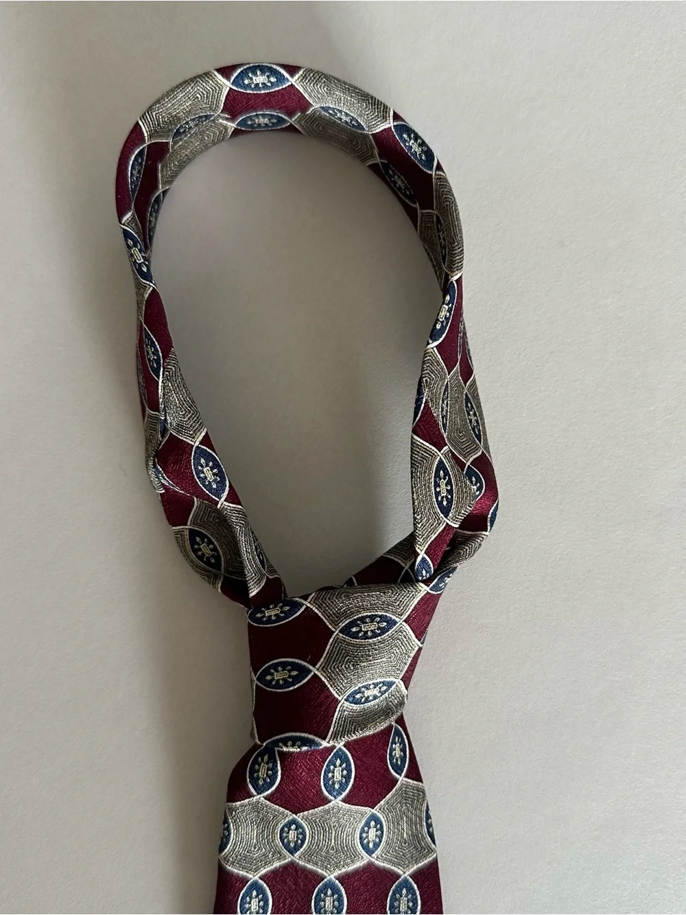 Vintage Oscar de la Renta 100% Silk Geometric Print Necktie Burgundy, Navy